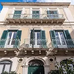 Luxury In Ancient Building Апартаменты