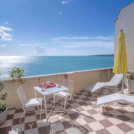 Luxury In Ancient Building Апартаменты