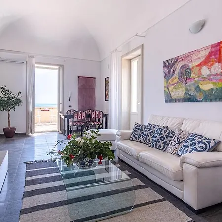 Luxury In Ancient Building Сиракузы