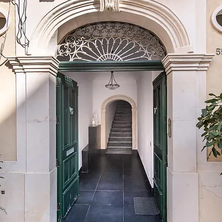 Апартаменты Luxury In Ancient Building *